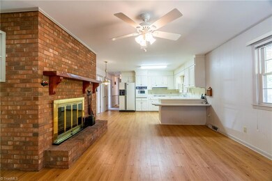 2310 Hemlock Dr, High Point, NC 27265 - photo 7