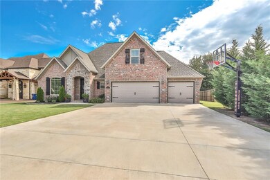 711 Yale St Bentonville, AR 72712