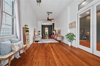 Spacious living room