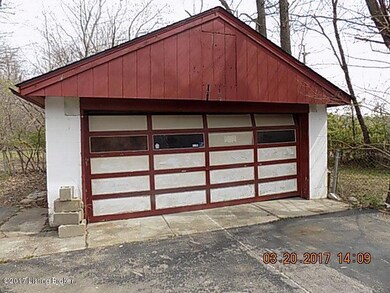 9003 Maple Rd, Louisville, KY 40229 - photo 4