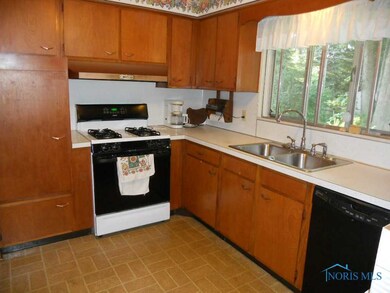 Kitchen. has dishwasher