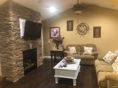 712 Lakeview Crossing, Cape Girardeau, MO 63701 - photo 2