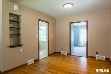 1105 Berg Place, Davenport, IA 52804 - photo 7