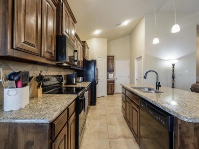 1221 Vaughna Dr, Weatherford, TX 76087 - photo 4