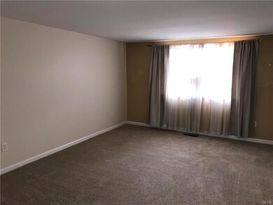 12041 Templeton Dr, Philadelphia, PA 19154 - photo 5