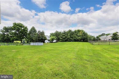 3018 Sundown Dr, Chambersburg, PA 17202 - photo 3