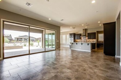 04) GREAT ROOM