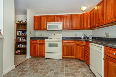 11 Green Briar Rd unit 11, Fitchburg, MA 01420 - photo 3