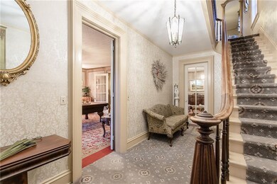Such elegant use of space! A little bit of grand c