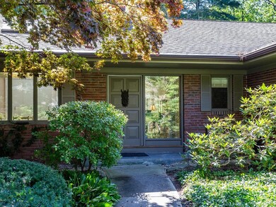 129 Tanglewood Dr, Longmeadow, MA 01106 - photo 2