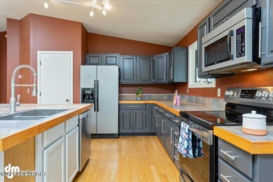 430 Falke Ct, Anchorage, AK 99504 - photo 4