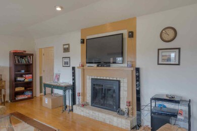 204 Primrose Dr, Blacksburg, VA 24060 - photo 3