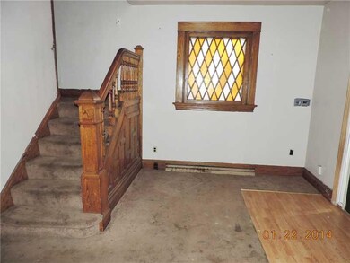 Entry/Foyer.
