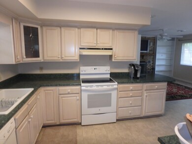 400 Estate Dr, Jacksonville, NC 28540 - photo 6