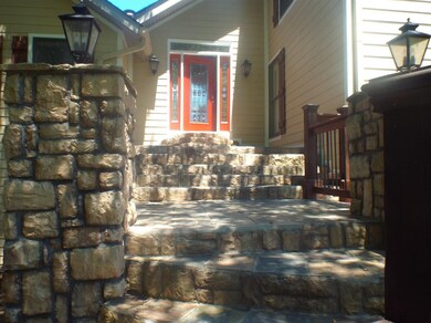 751 Stoneleigh Dr, Frankfort, KY 40601 - photo 2