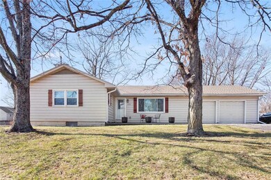522 S Madison St, Raymore, MO 64083 - photo 2
