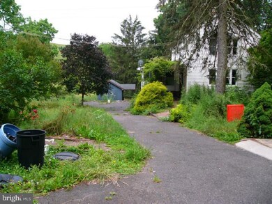 4572 Limeport Pike, Zionsville, PA 18092 - photo 4