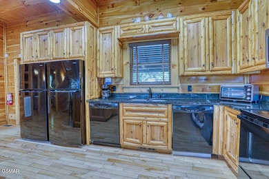 2251 Upper Middle Creek Rd unit 25, Sevierville, TN 37876 - photo 7