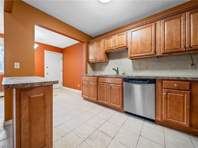 400 New River Rd unit 112, Manville, RI 02838 - photo 5