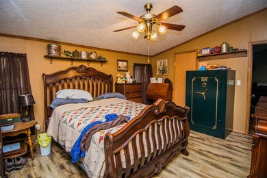 206 N 3rd St, Edwardsport, IN 47528 - photo 7