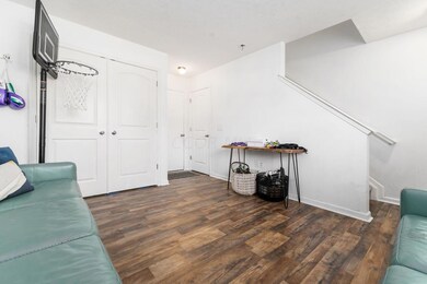 S_-_353_Laurel_Creek_St_-_012