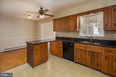 224 Norfolk Dr, Warrenton, VA 20186 - photo 5