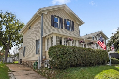 217 S Cross St, Oconomowoc, WI 53066 - photo 2