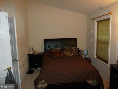 9580 Lindenbrook St, Fairfax, VA 22031 - photo 5