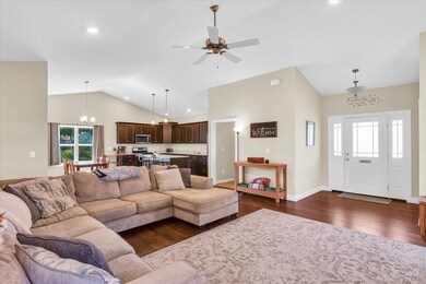 403 E Overton St, Tuscola, IL 61953 - photo 7