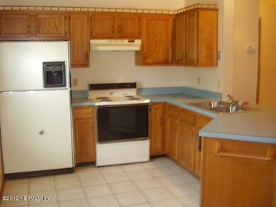 3857 Winter Berry Rd E, Jacksonville, FL 32210 - photo 4