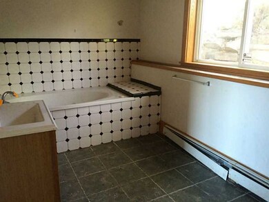 179 River St, Woonsocket, RI 02895 - photo 3