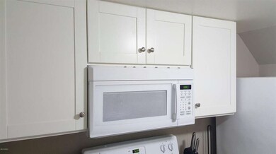 KitchenMicrowave
