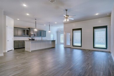 217 Mckittrick Ln, Godley, TX 76044 - photo 2