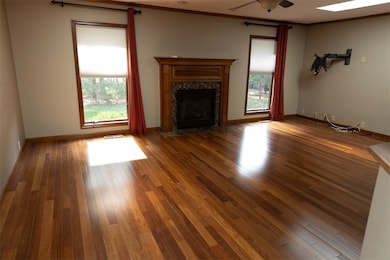 803 N Putnam St, Moweaqua, IL 62550 - photo 6