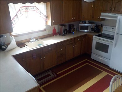 74 Darwin St, Woonsocket, RI 02895 - photo 4