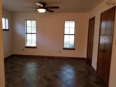 1220 Montgomery St, Wichita Falls, TX 76302 - photo 4