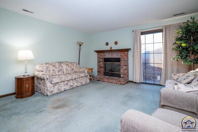 5603 SW Foxcroft Cir S unit 104, Topeka, KS 66614 - photo 4