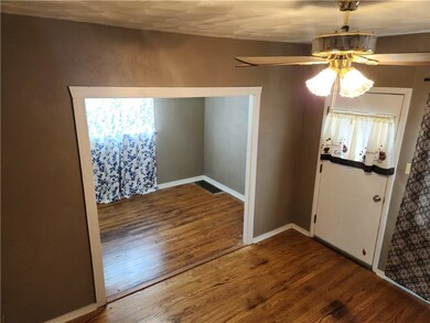 248 1/2 Kennedy Ave, East Vandergrift, PA 15629 - photo 5