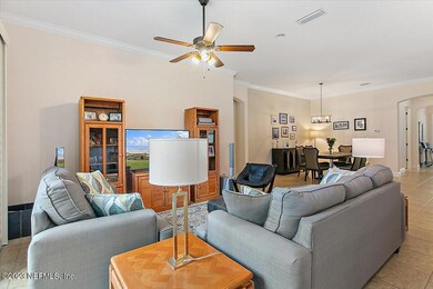 06-Living Room & Dining Room