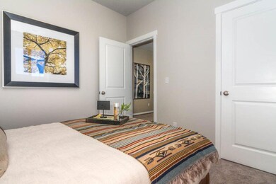005_Bedroom