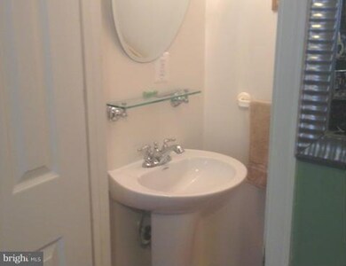 5217 Dix St NE, Washington, DC 20019 - photo 4
