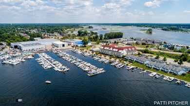 917 W Savidge St #5, Spring Lake-6