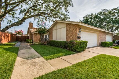 821 Shady Glen Ln, Bedford, TX 76021 - photo 2