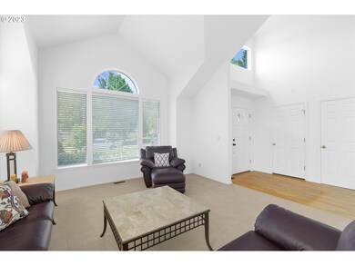 Living Room/Entrance