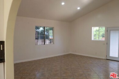 19135 Cantara St, Reseda, CA 91335 - photo 7