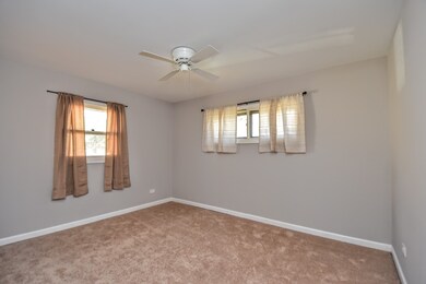 2300 Shawnee Rd unit 3, Waukegan, IL 60087 - photo 7