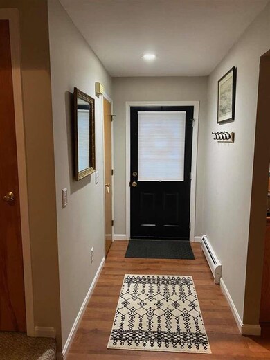 J18 Stonehedge Dr, South Burlington, VT 05403 - photo 2