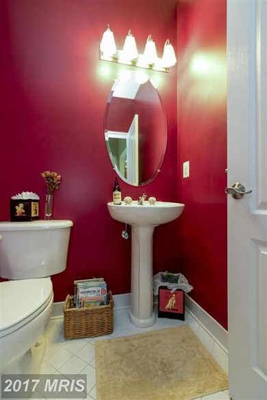 25919 Kirkwood Square, Chantilly, VA 20152 - photo 7