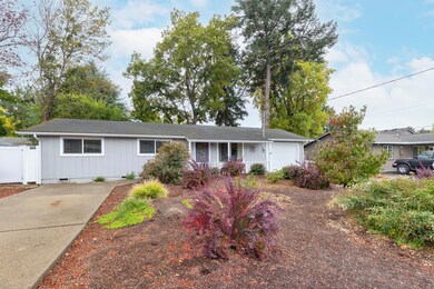 1135 SW Ballinger Dr, Grants Pass, OR 97526 - photo 3