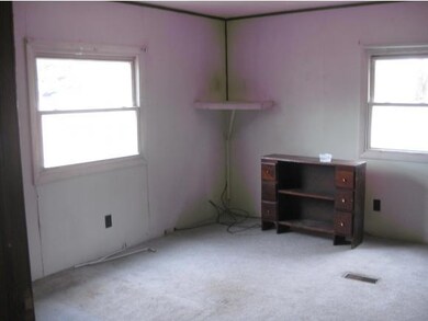 32 Summers St, Richmond, VT 05477 - photo 4